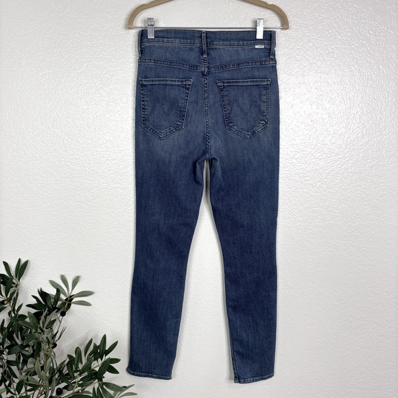 MOTHER High Rise The Swooner Ankle Slice Jeans in I Wet My Plants Medium Wash - Picture 7 of 13